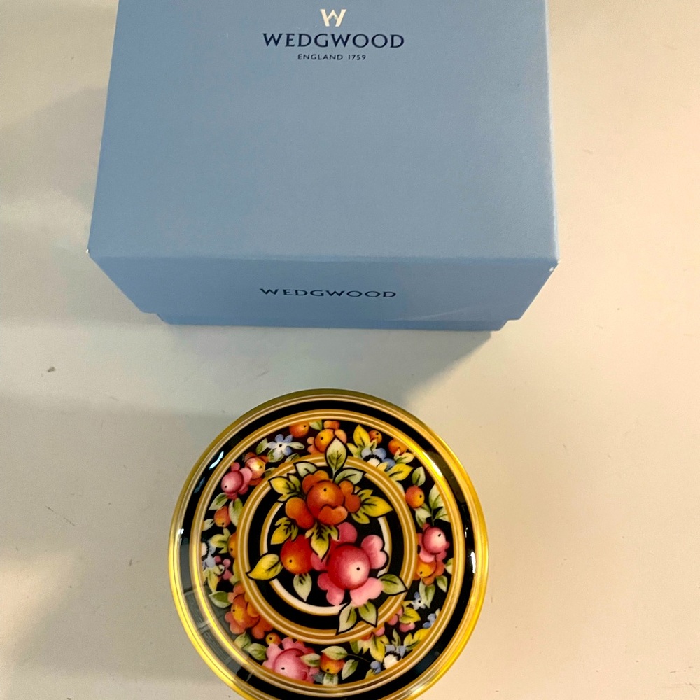 Wedgwood Multicolor Round Box